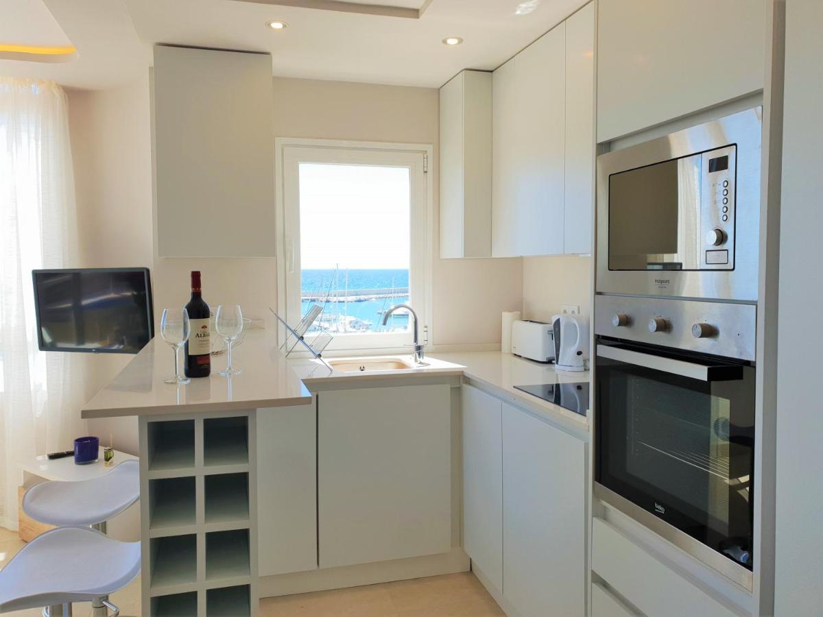 Fantastic Apartment B In Front Of The Sea & Marina เอสเตโปนา ภายนอก รูปภาพ
